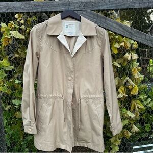 London Fog Vintage Windbreaker.  Drawstring and hooded